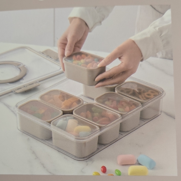 CWC Beige Snack Box with Compartments - Picture 3 of 3